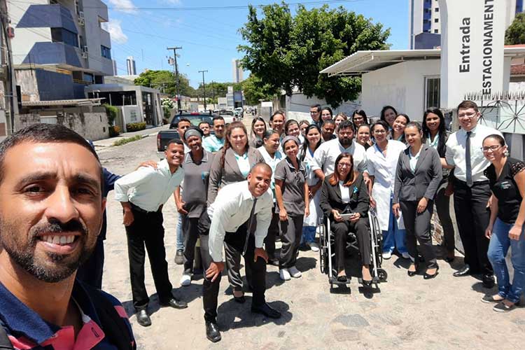 Treinamento simulado de evacuação em situação de incêndio